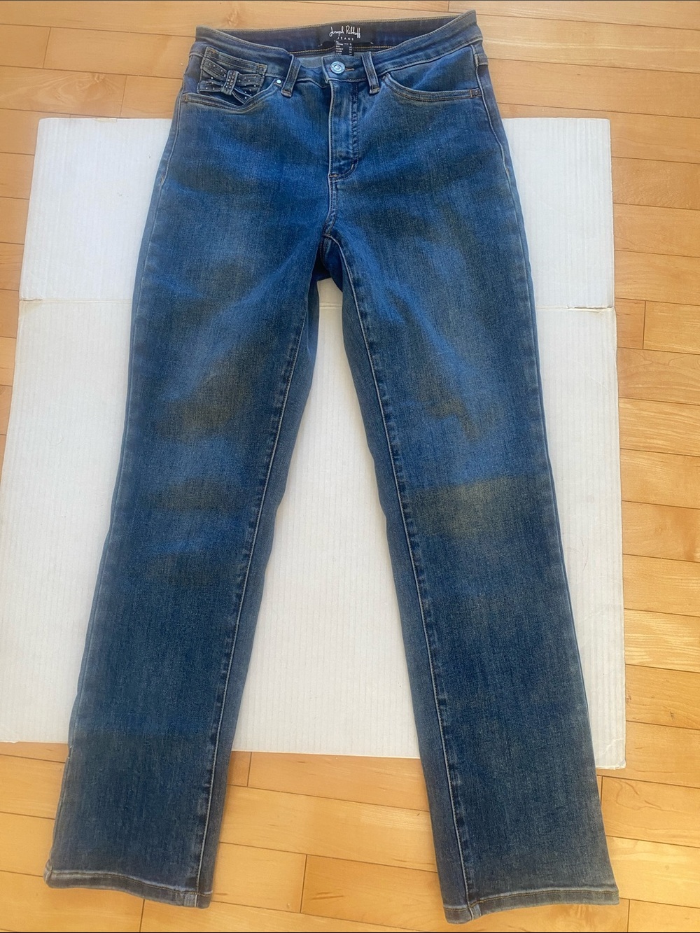 Joseph Ribbkoff Med Dark Blue Straight-Leg Jeans w bow accent on pockets Size 4